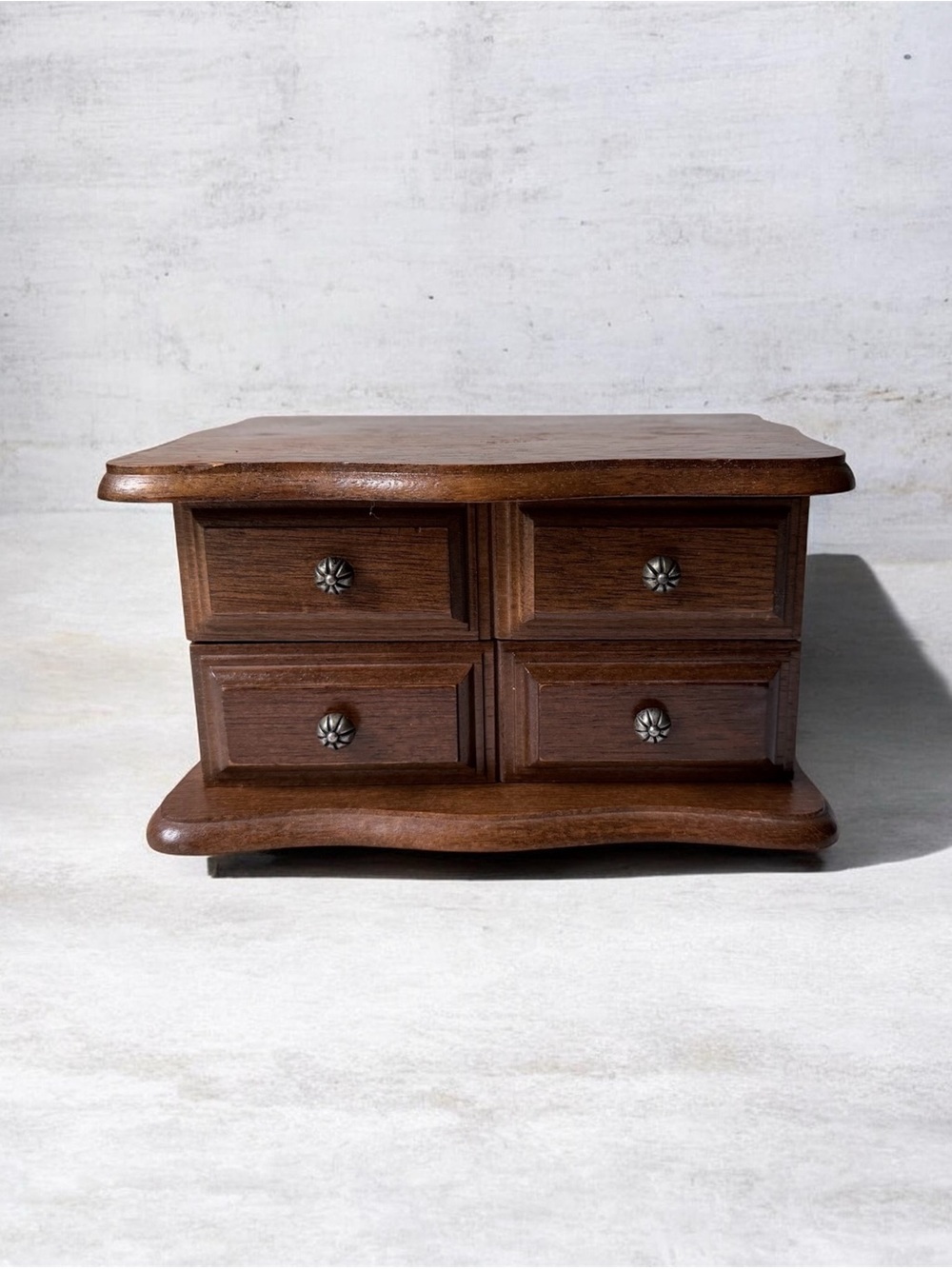Avon Wooden Jewelry Chest in Light Brown jewelry box